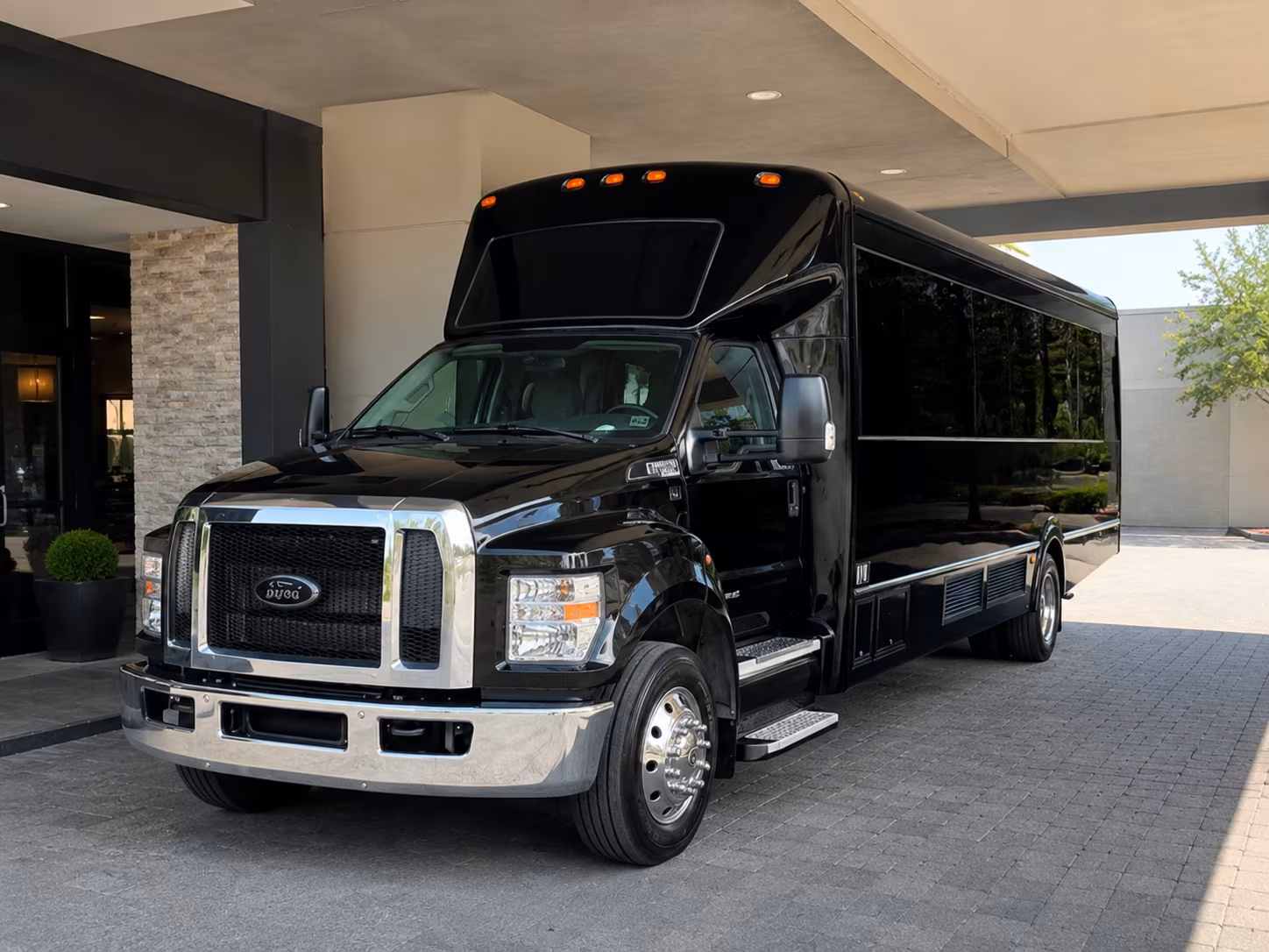 25 Passenger Party Bus Exterior